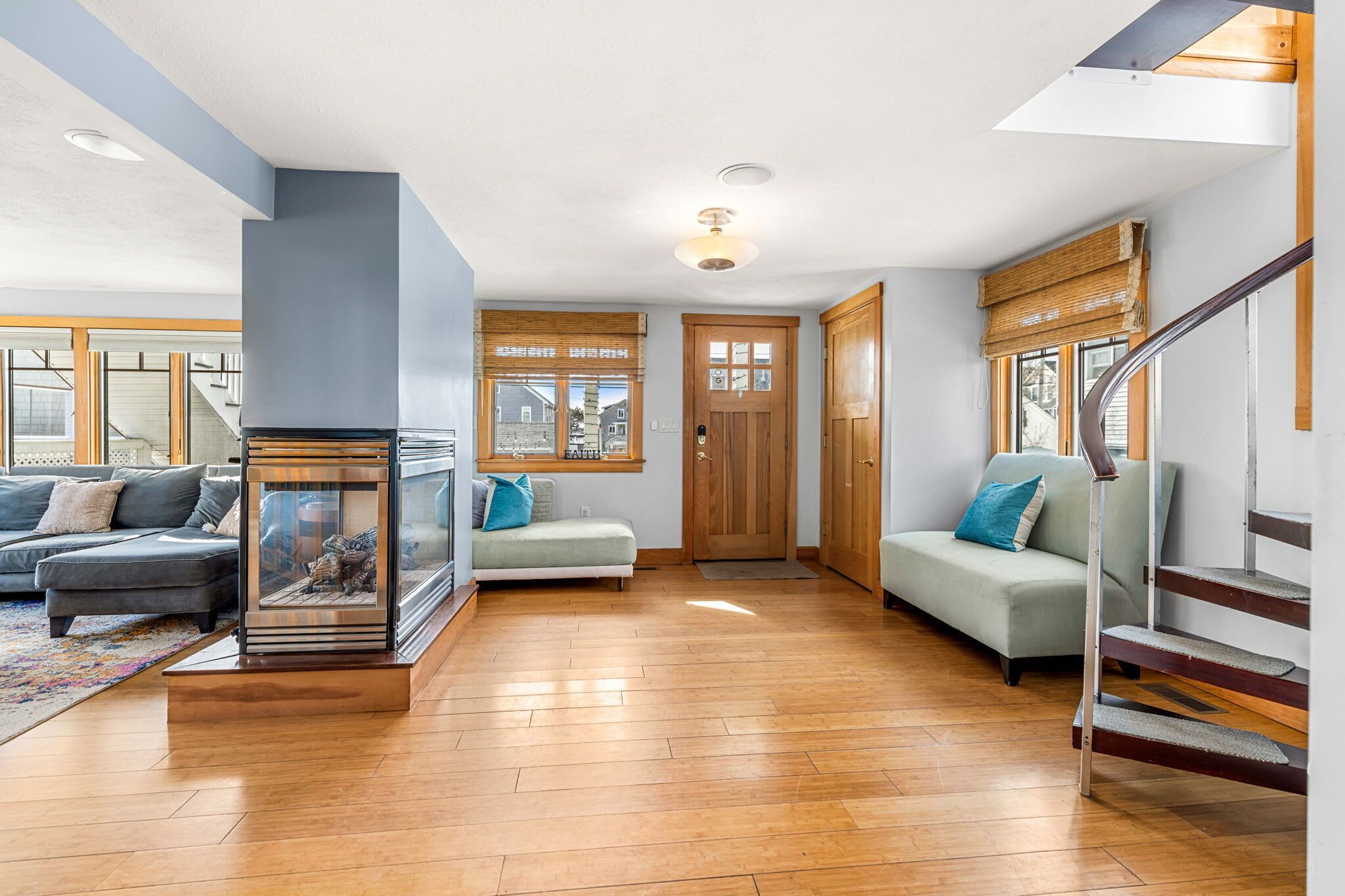 TV, fireplace, offices