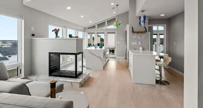 Serendipity Beach Retreat | Penthouse | Ocean View