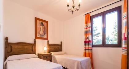 Rural Getaway in Pozo Alcon for Families