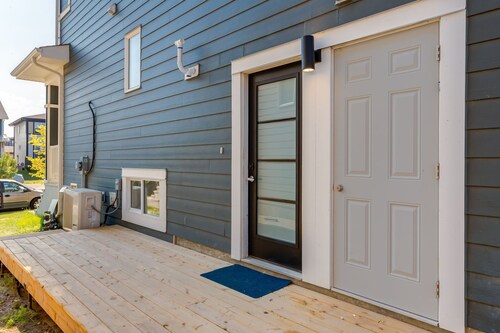 Spacious Mahogany Retreat | 3 Bedrooms + 2 Baths