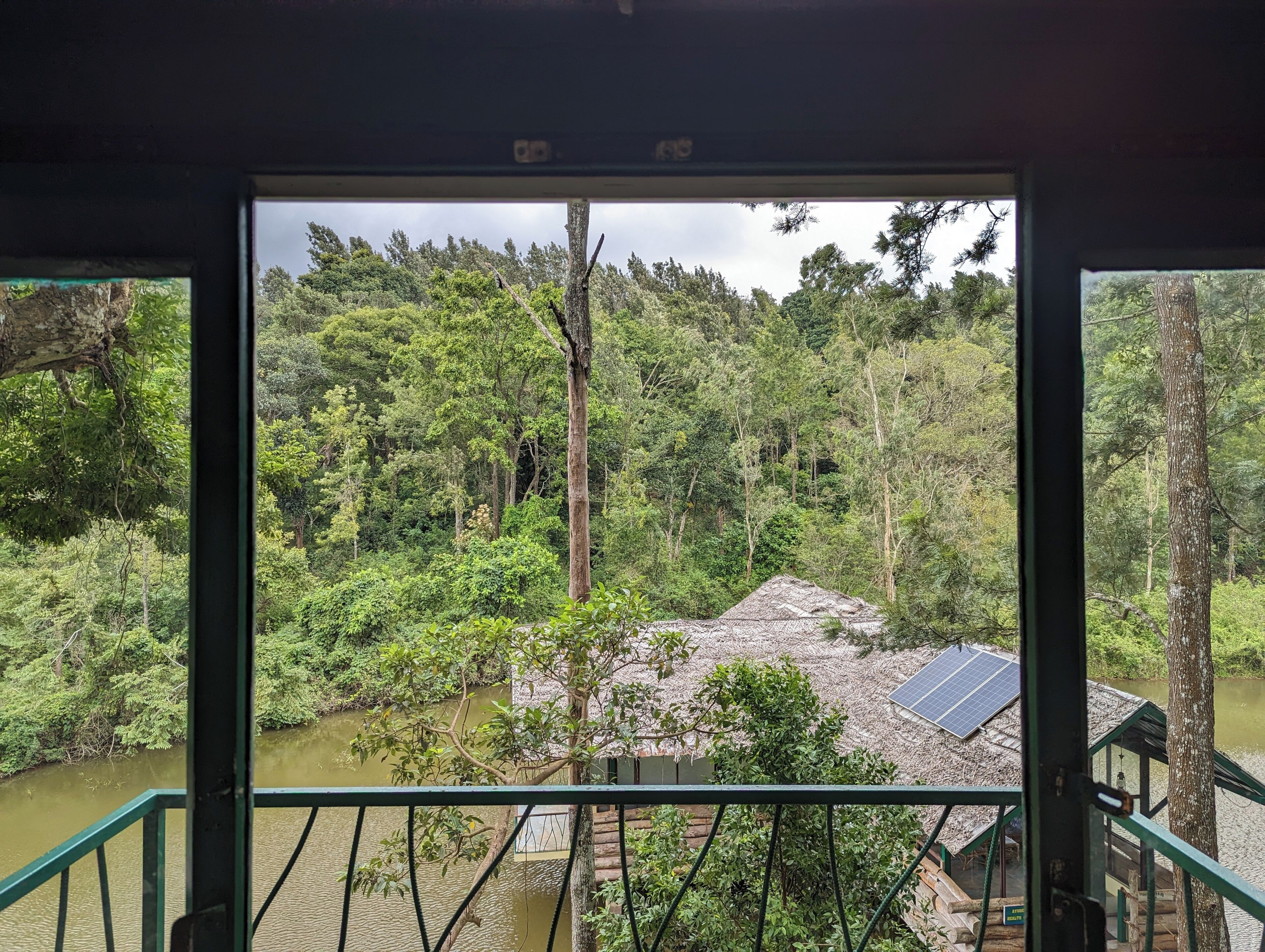 Deluxe Tree House, Balcony, Lake View | Bed sheets