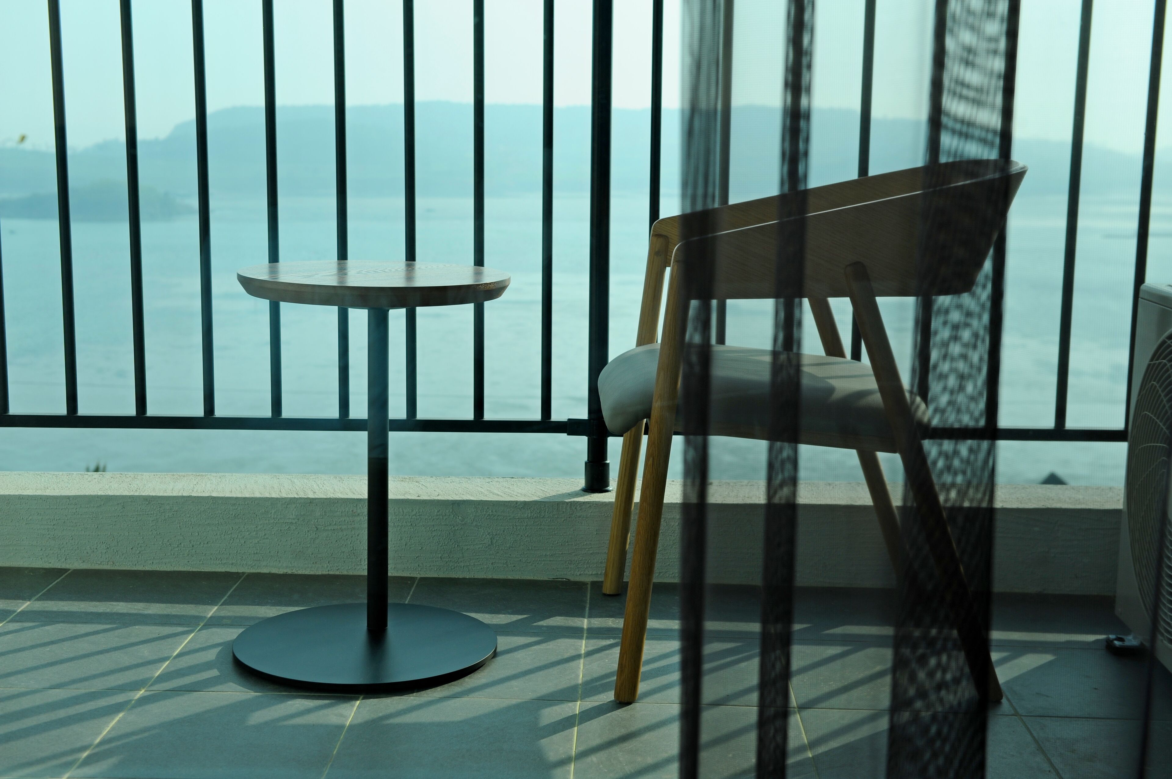 デスク、ノートパソコン用作業スペース、WiFi (無料)