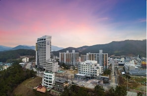 Desk, laptop workspace, free WiFi