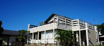 Private Villa with Ocean Views | Churaumi & JUNGLIA | BBQ & Fireworks | Sleeps 9