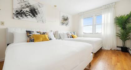 Prime Luxury NY: Free Parking + Mins to Downtown Left Side