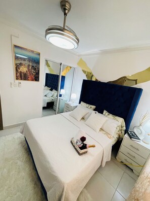 3 makuuhuonetta, silitysrauta/-lauta, ilmainen Wi-Fi