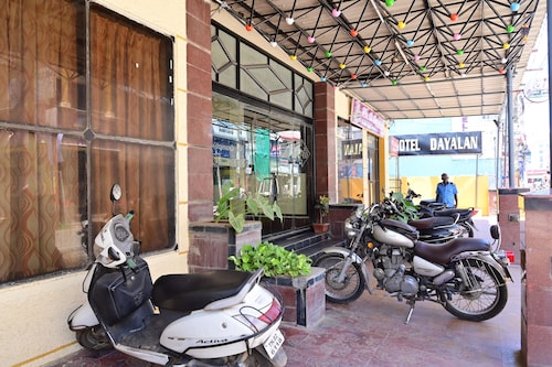 Hotel Dhayalan