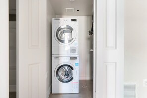 Interior - Blueground | Clarendon, fitness center, nr Gateway Park (Arlington)