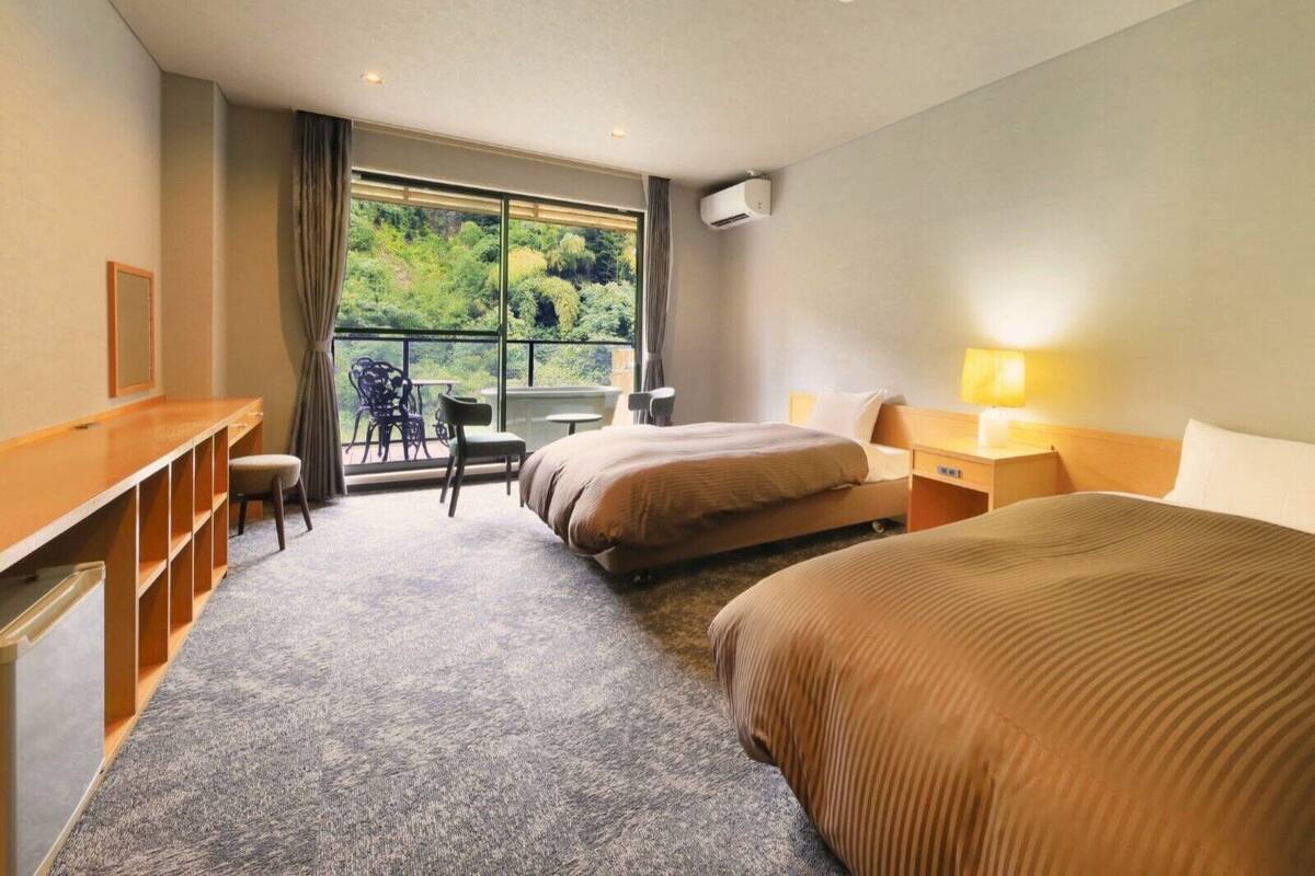 In-room safe, blackout drapes, WiFi (free), bed sheets