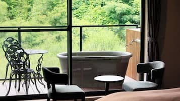 In-room safe, blackout drapes, free WiFi, bed sheets