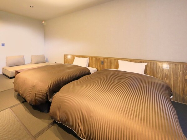 Zweibettzimmer im japanischen Stil, Nichtraucher | Zimmersafe, Verdunkelungsvorhänge, kostenloses WLAN