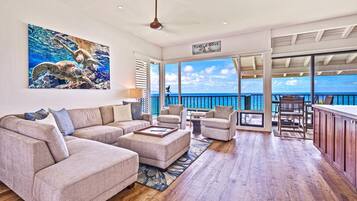 Appartement (1 Bedroom) | Woonkamer | Televisie