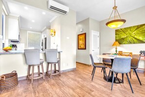 Condo (1 Bedroom) | Dining