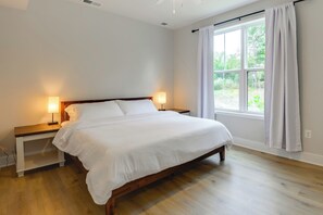 4 habitaciones, tabla de planchar con plancha, internet y ropa de cama 
