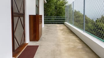 Comfort Apartment, Hill View | Terrace/patio