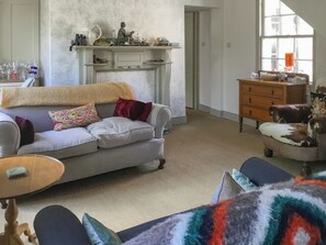 Unclassified image, 5 of 11, button - 4 bedroom accommodation in Berwick-upon-Tweed (Berwick-upon-Tweed)