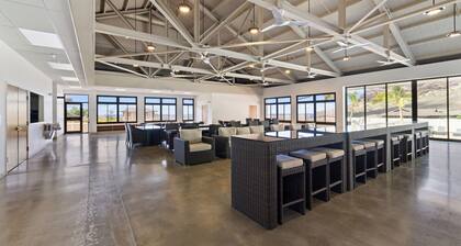 Studio- Ocean View Hideaway