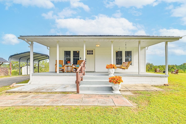 Beattyville Vacation Rental | 3BR | 1BA | 1,200 Sq Ft | 6 Steps to Enter