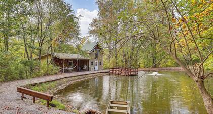 Cottage By the Pond: Serene Northeast Ohio Retreat