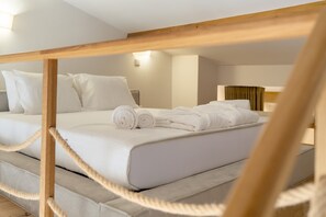 Iron/ironing board, Internet, bed sheets