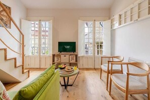 TV - Heritage Loft – in the Cradle of Portugal (Guimarães)