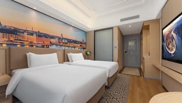 Superior Twin Room | Desk, laptop workspace, blackout drapes, iron/ironing board