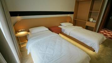 Iron/ironing board, free WiFi