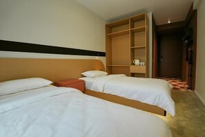 Iron/ironing board, free WiFi