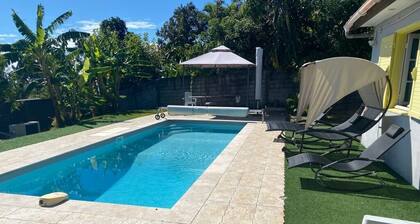 Peaceful villa with pool overlooking the Indian Ocean