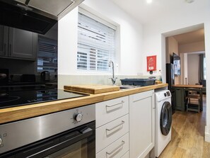 Private kitchen - Central Oswestry 2 Bedroom House (Shropshire)