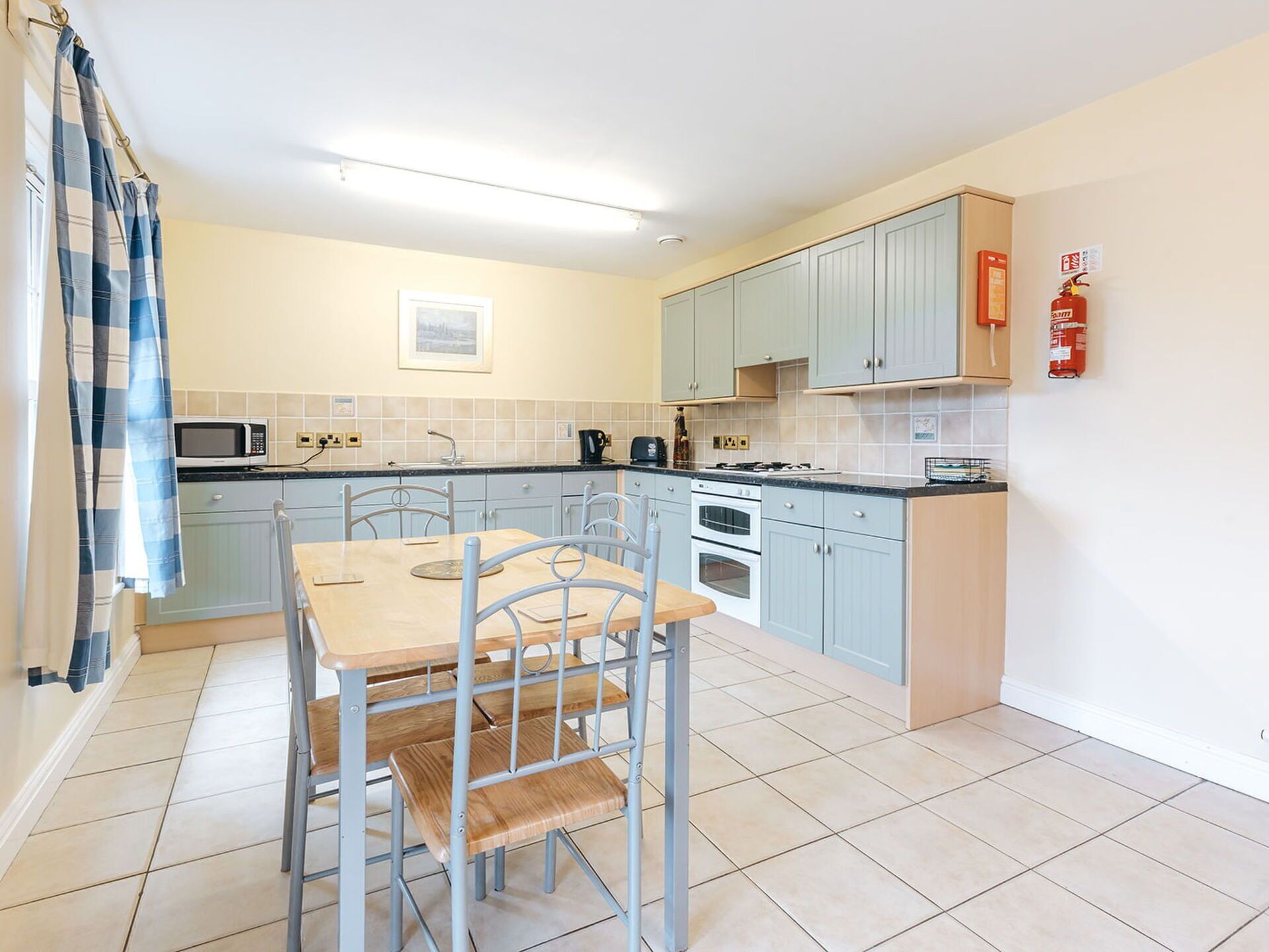 Mikrowelle, Ofen, Geschirrspüler