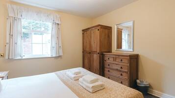 2 bedrooms, free WiFi, bed sheets