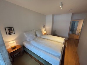 2 bedrooms, bed sheets