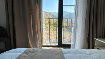 9 habitaciones, tabla de planchar con plancha, wifi y ropa de cama