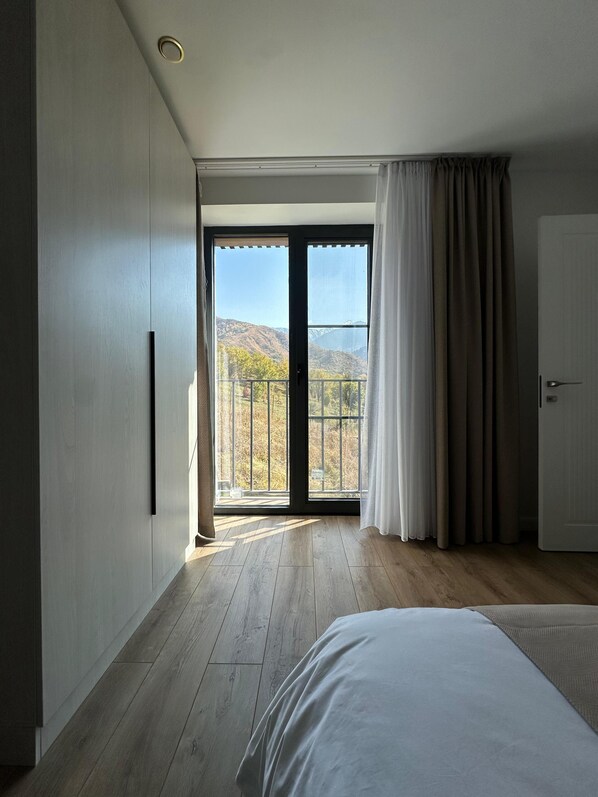 9 chambres, fer et planche à repasser, Wi-Fi, literie fournie