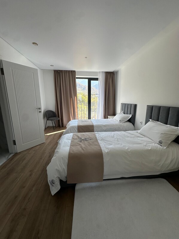 9 dormitorios, tabla de planchar con plancha, wifi y ropa de cama