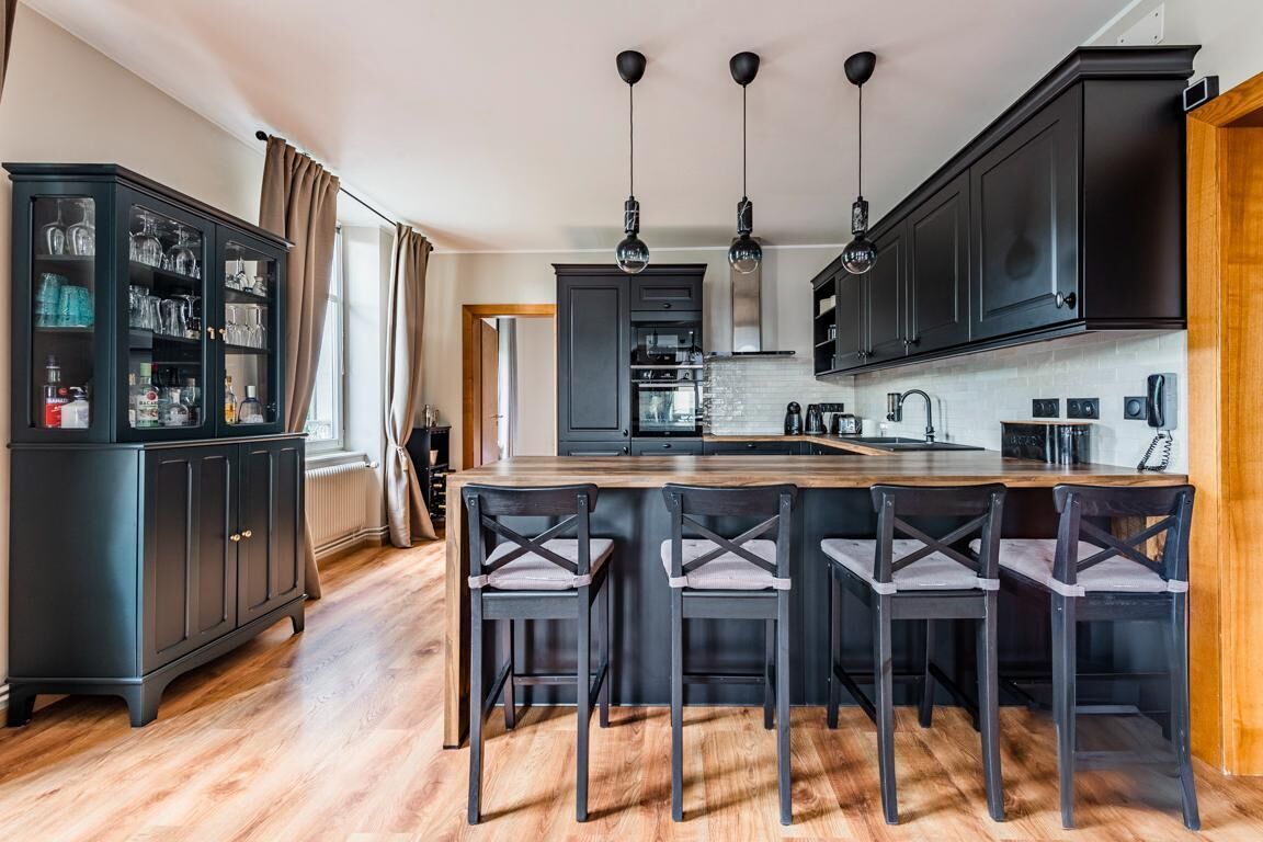 Mikrovågsugn, ugn, spishäll och diskmaskin