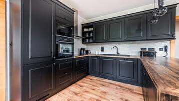 Microwave, oven, stovetop, dishwasher