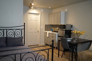 1 makuuhuone, silitysrauta/-lauta, ilmainen Wi-Fi, vuodevaatteet