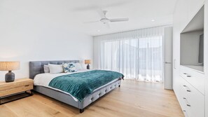 3 bedrooms, iron/ironing board, Internet, bed sheets