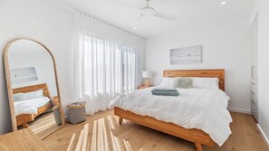 3 bedrooms, iron/ironing board, internet, bed sheets