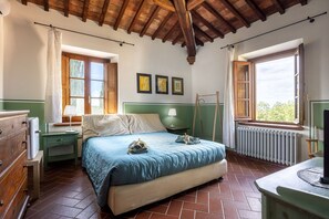 3 bedrooms, travel cot, free WiFi