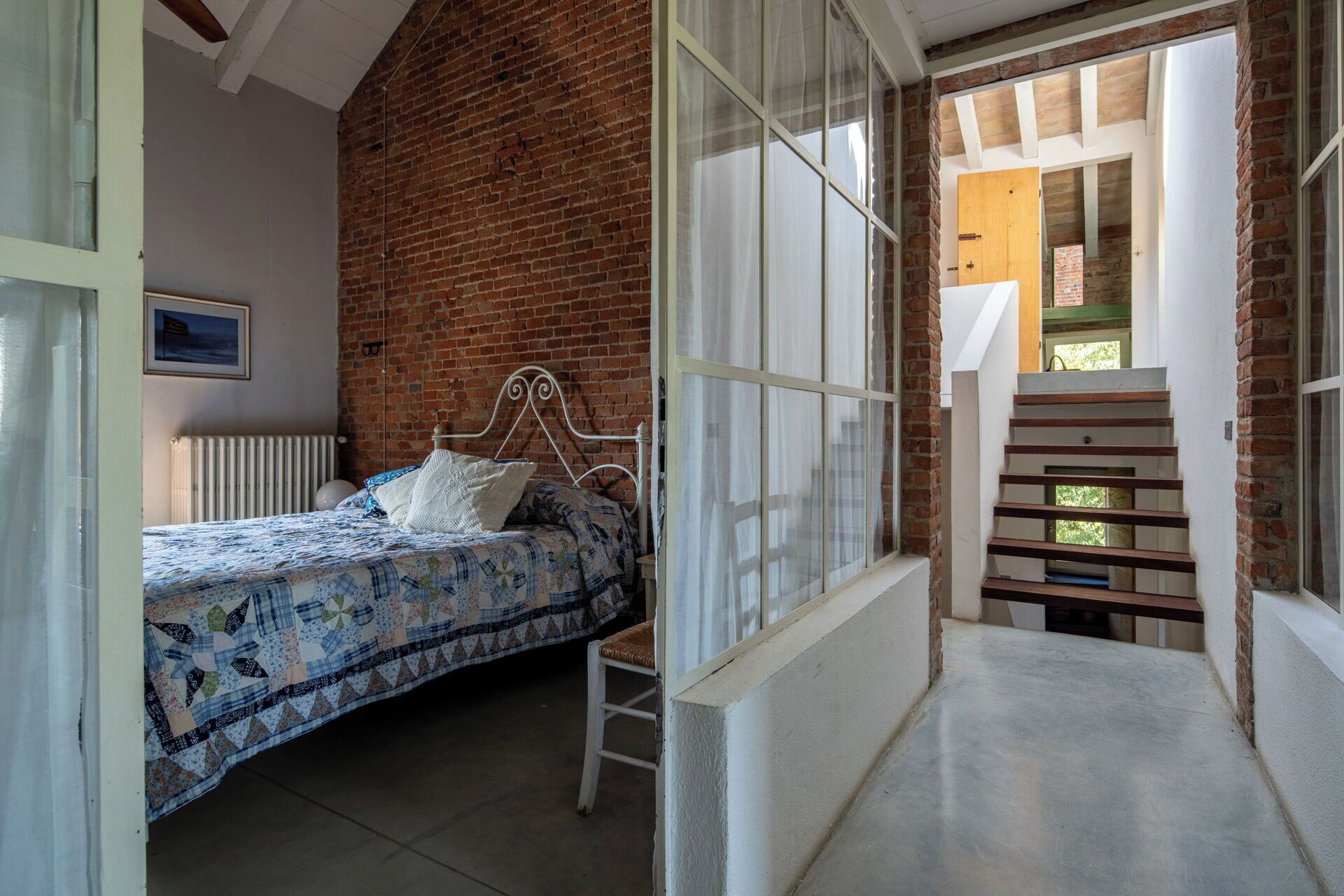 5 bedrooms, iron/ironing board, travel crib, WiFi (free)