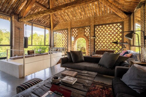 Stunning private villa for 10 people with sauna, WIFI, private pool and veranda
