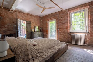 5 bedrooms, iron/ironing board, travel cot, free WiFi