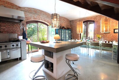 Stunning private villa for 10 guests with private pool, sauna, WIFI and veranda