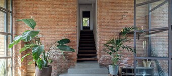 Stunning private villa for 10 guests with WIFI, sauna, private pool and veranda