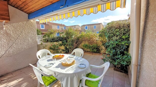 Outdoor dining - Bora Bora 2 by Interhome (Gruissan)
