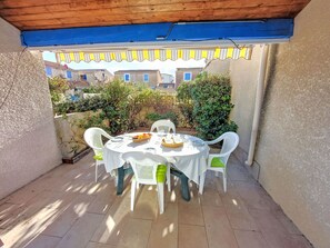 Outdoor dining - Bora Bora 2 by Interhome (Gruissan)
