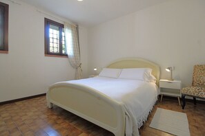 1 bedroom, travel crib, free WiFi